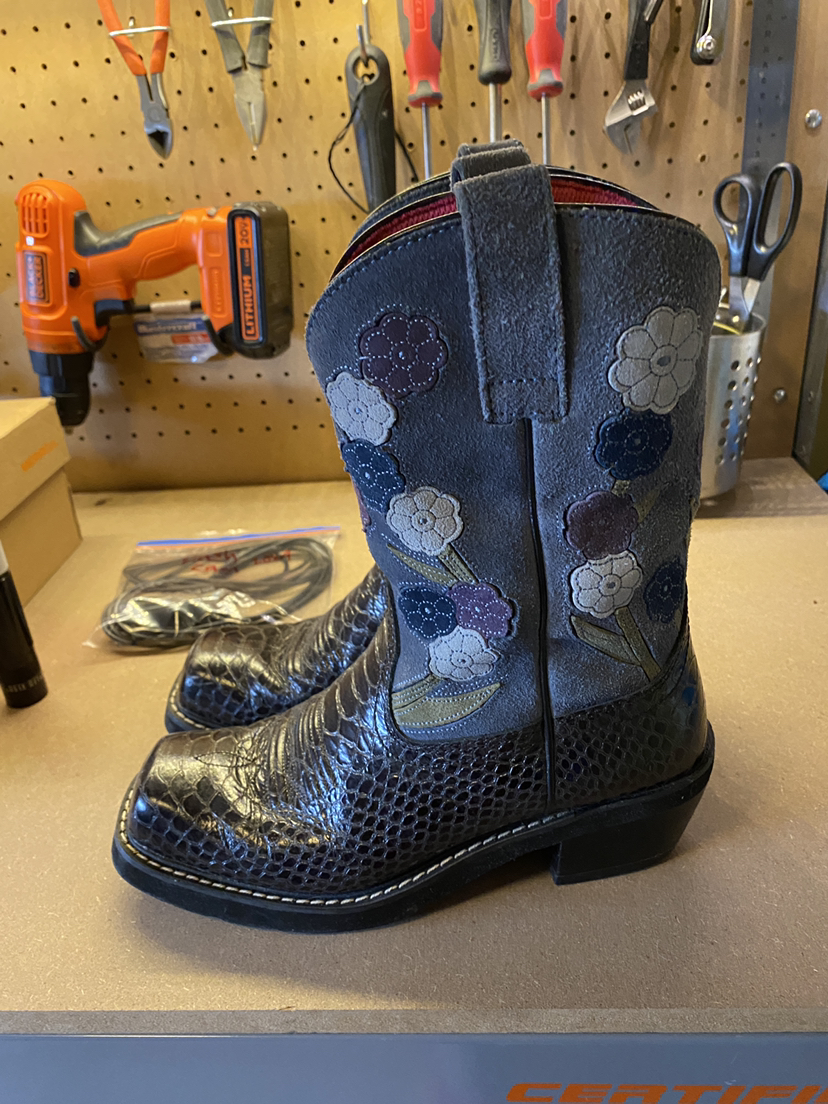 Ariat cowgirl boots - photo 2