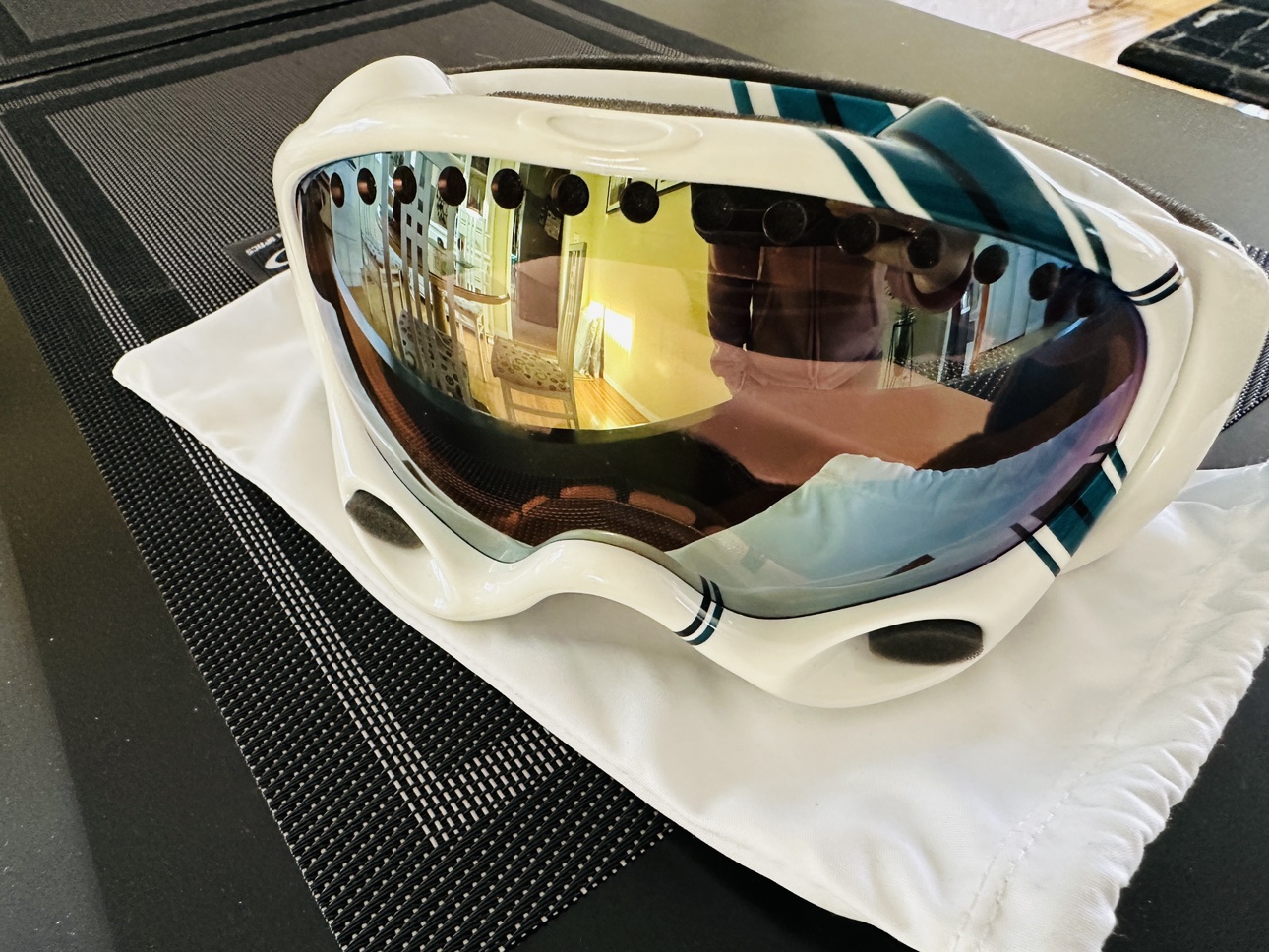 Oakley Ski Goggles image indicator(2)