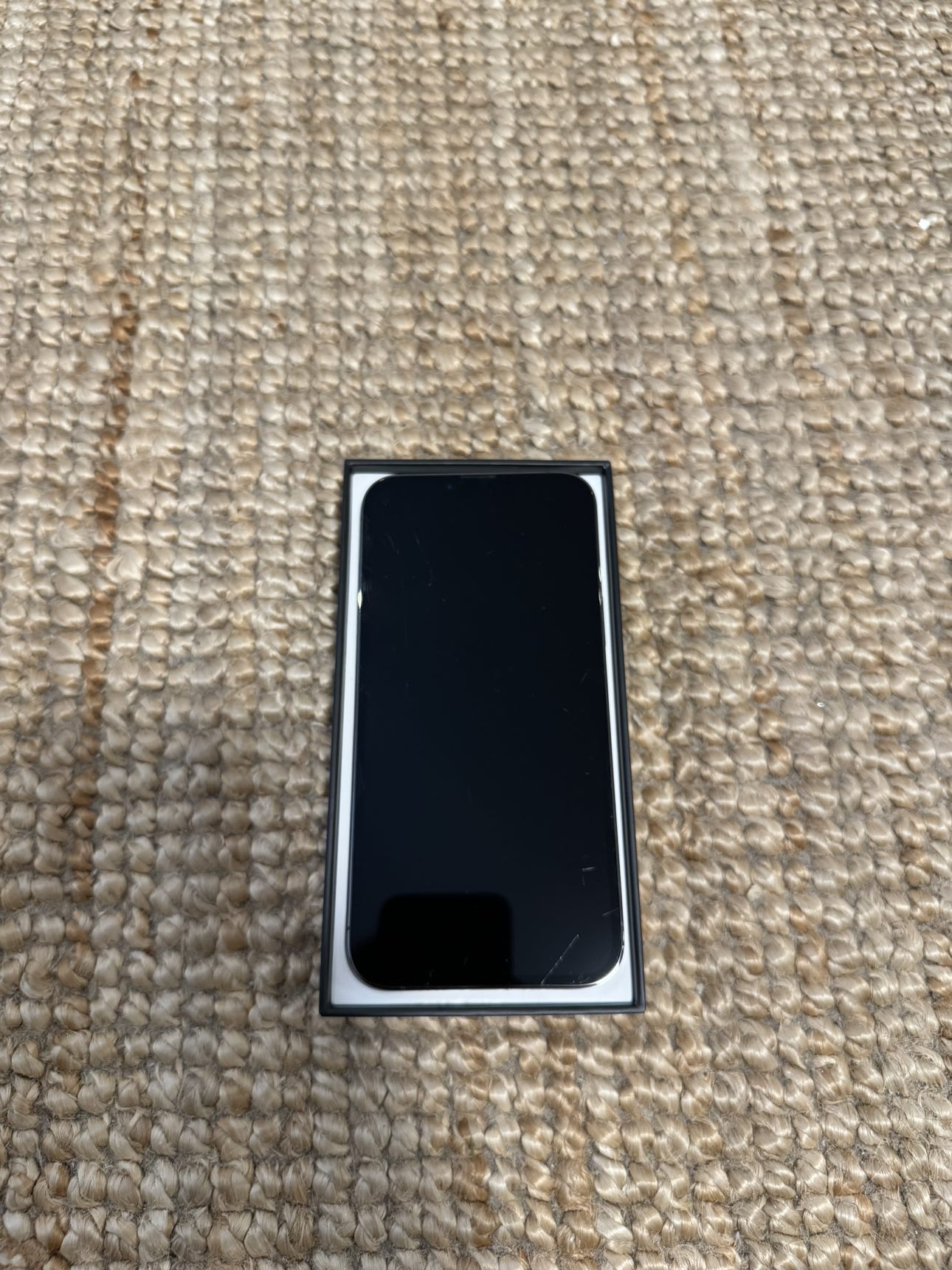 iPhone 13 Pro Max - photo 2