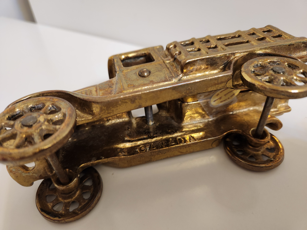 Vintage Brass Car paperweight  image indicator(3)