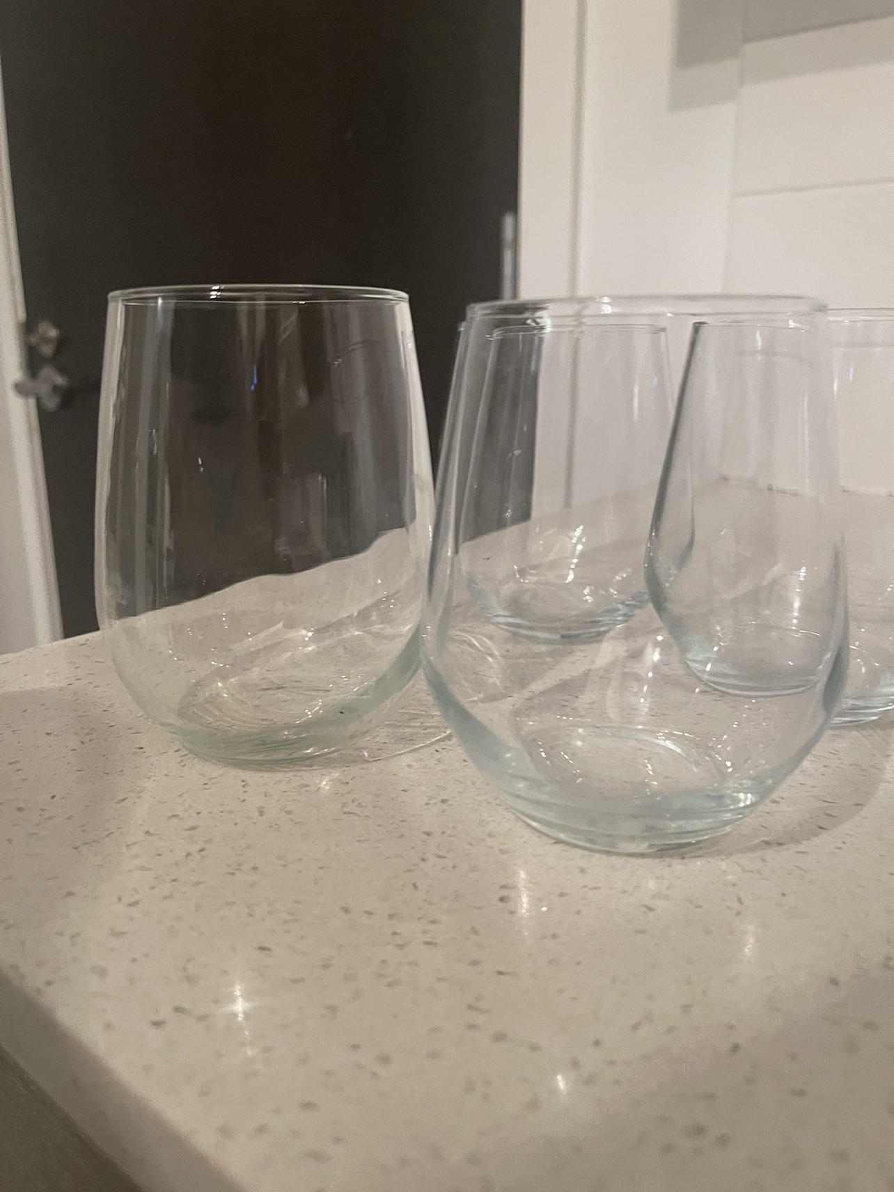 4 modern drinking glasses thumbnail