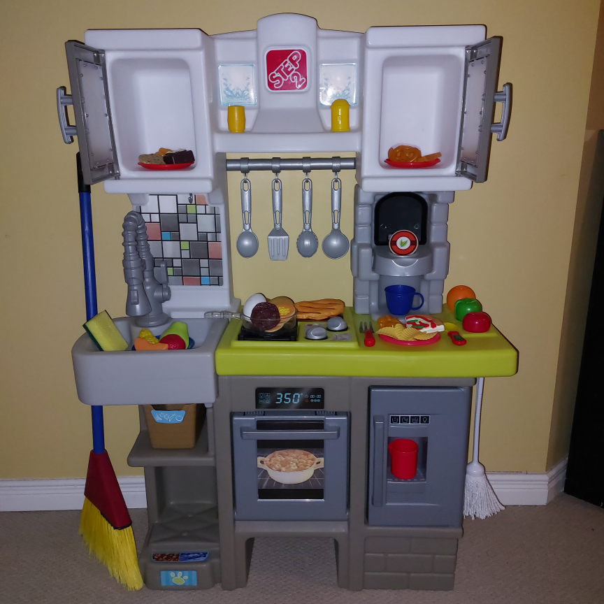 Kids Play Kitchen thumbnail