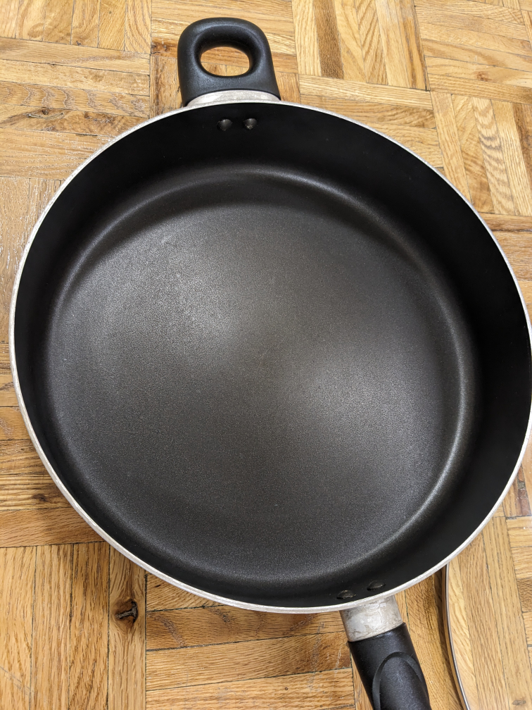 T-fal Nonstick Deep Covered Everyday Pan -12 inch - photo 2
