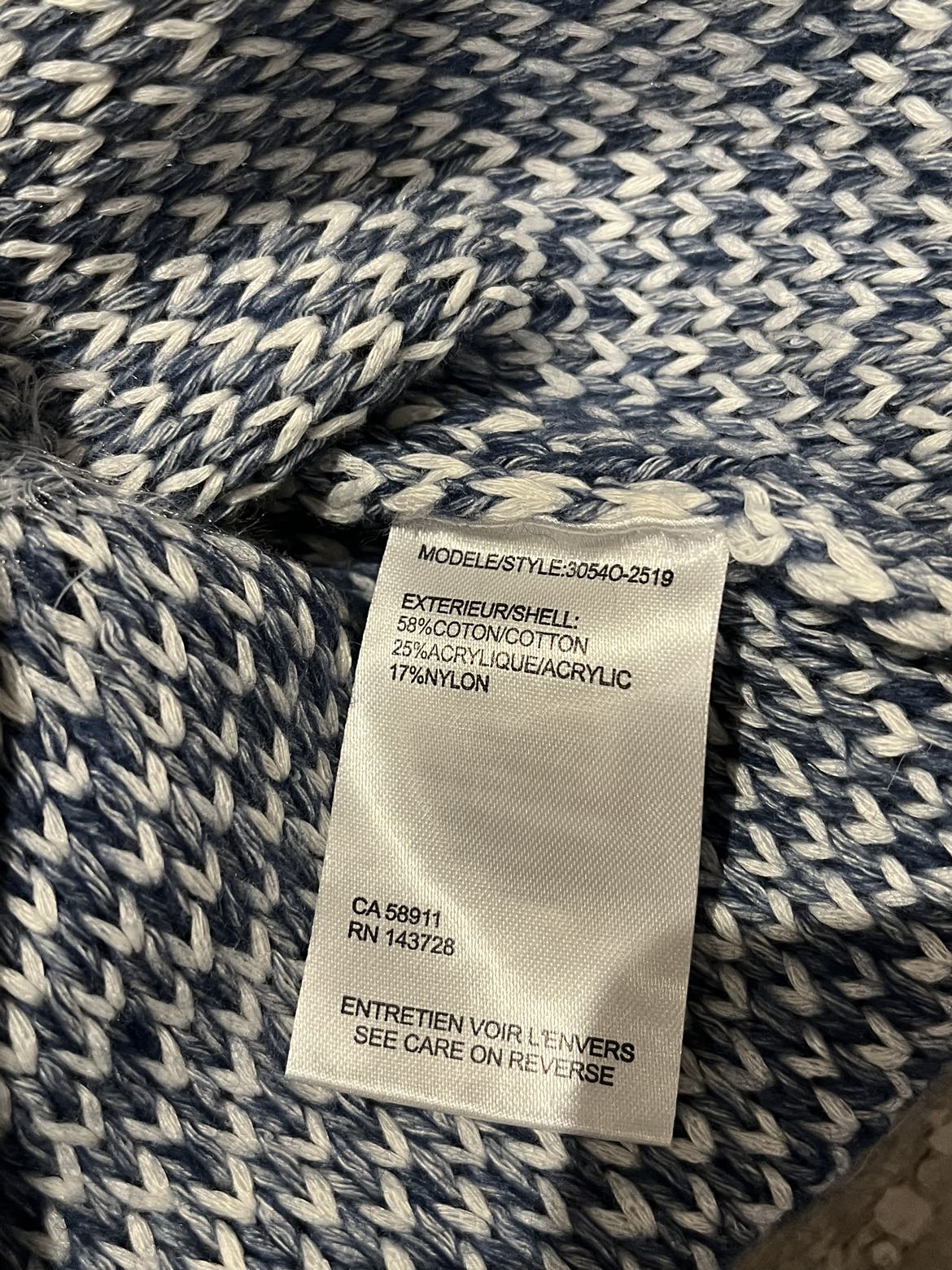 Tribal Lady’s size Small quality sweater image indicator(5)