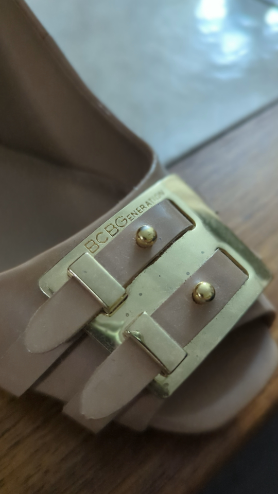 Nude high heels shoe BCBG