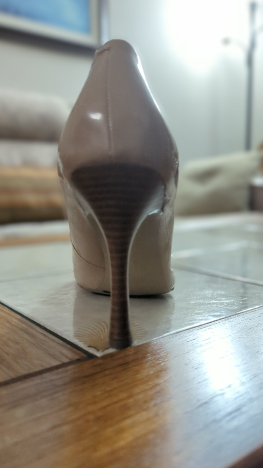 Nude high heels shoe BCBG - photo 2