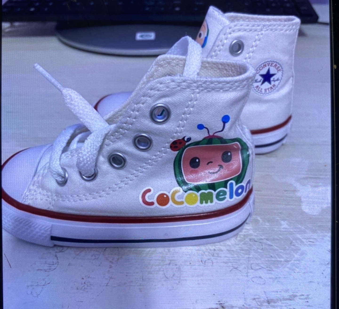 Cocomelon Converse Size 4 - photo 2