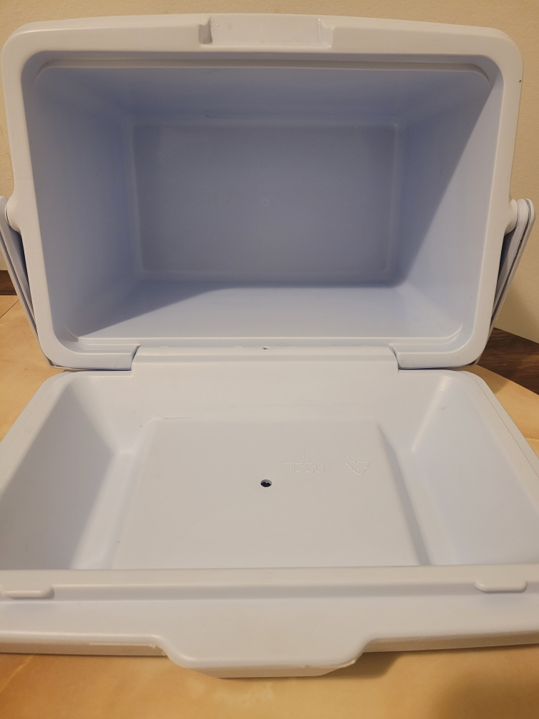 New Rubbermaid Personal Cooler image indicator(4)