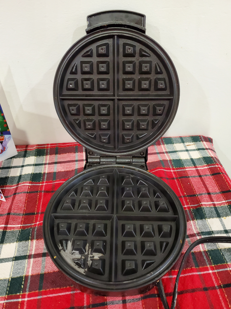 Oster waffle maker - photo 2