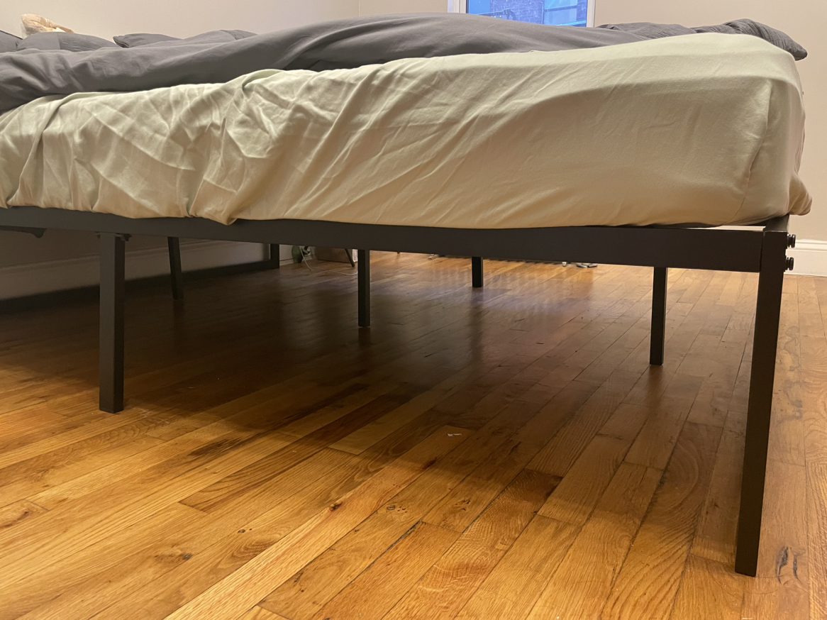 Easy-to-assemble queen sized bed frame