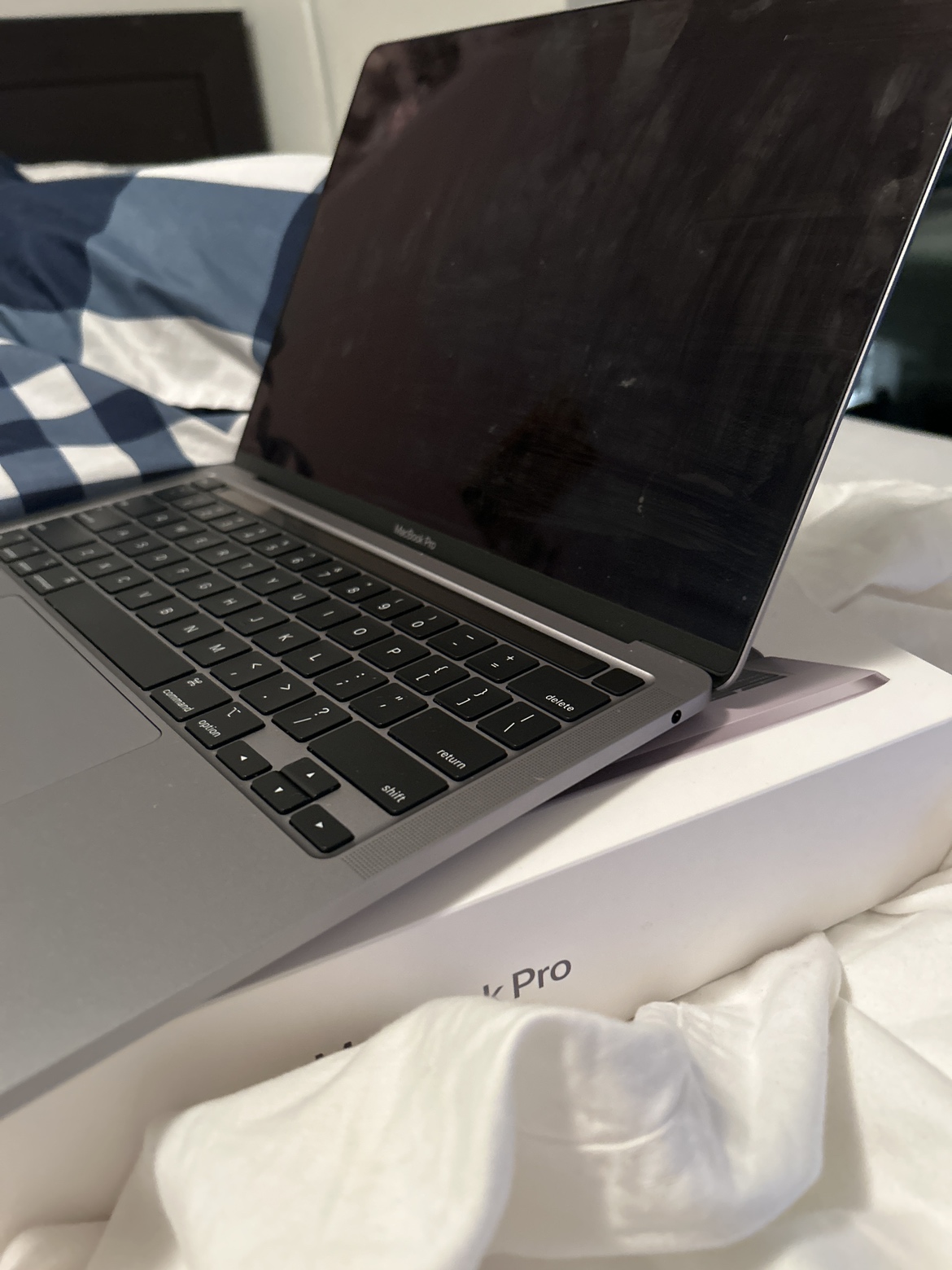 2020 macbook pro 13 inch m1 chip image indicator(5)