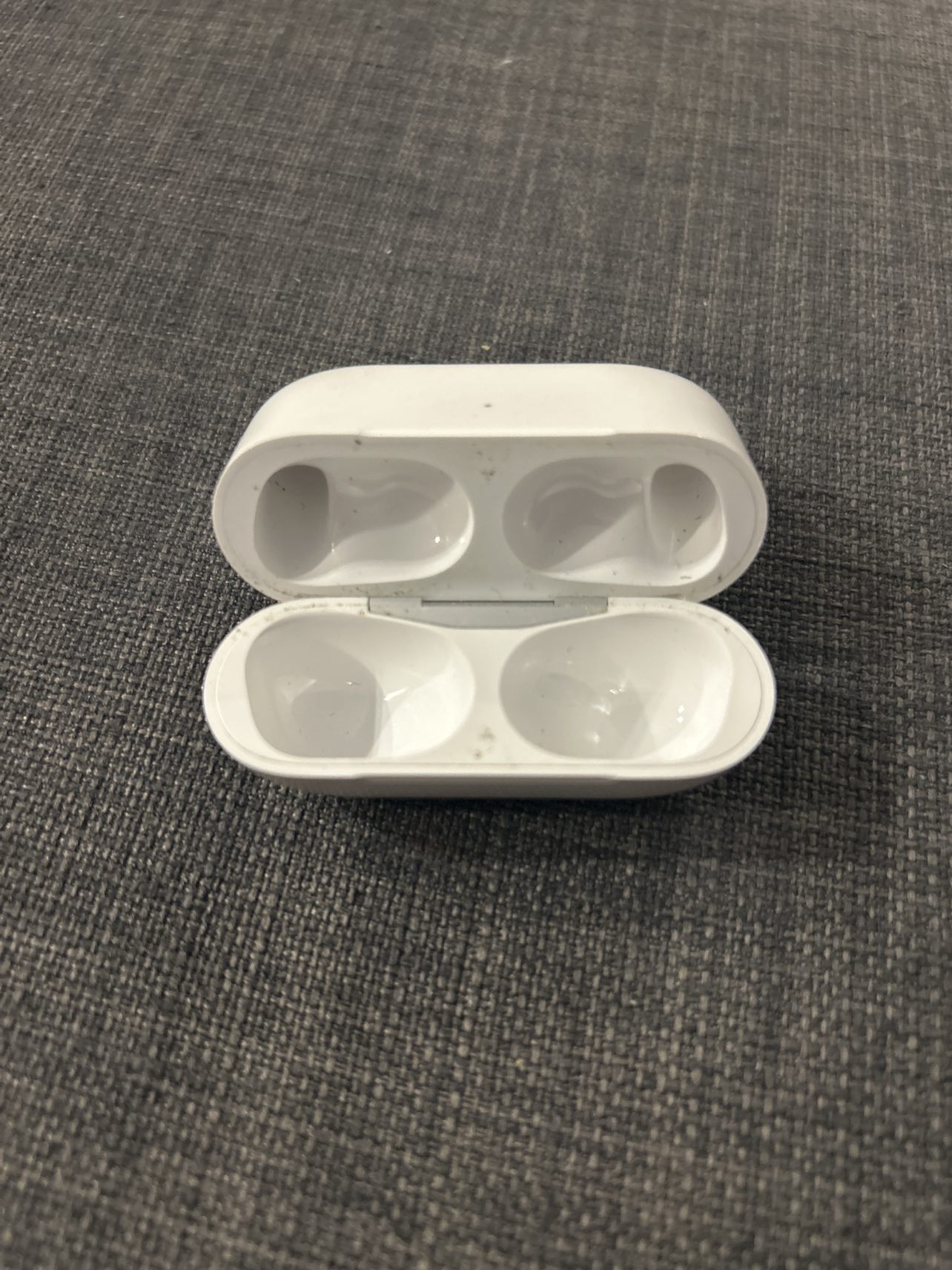 Apple AirPod pro case - photo 2