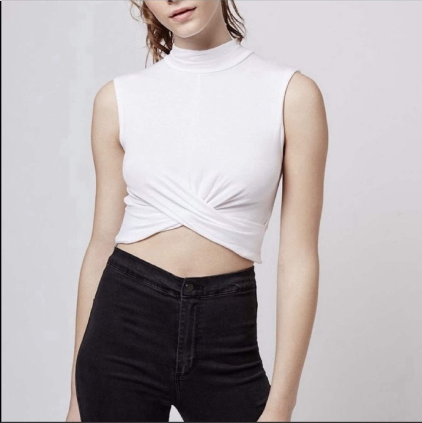 NEW Topshop twisted front cropped top (size 2) image indicator(2)