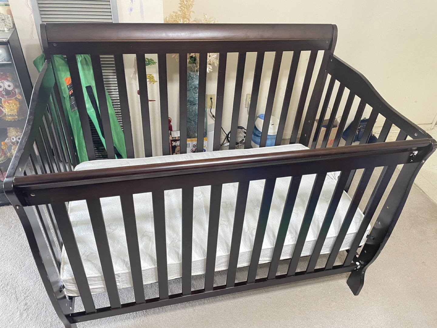 Dover Wooden crib with mattress