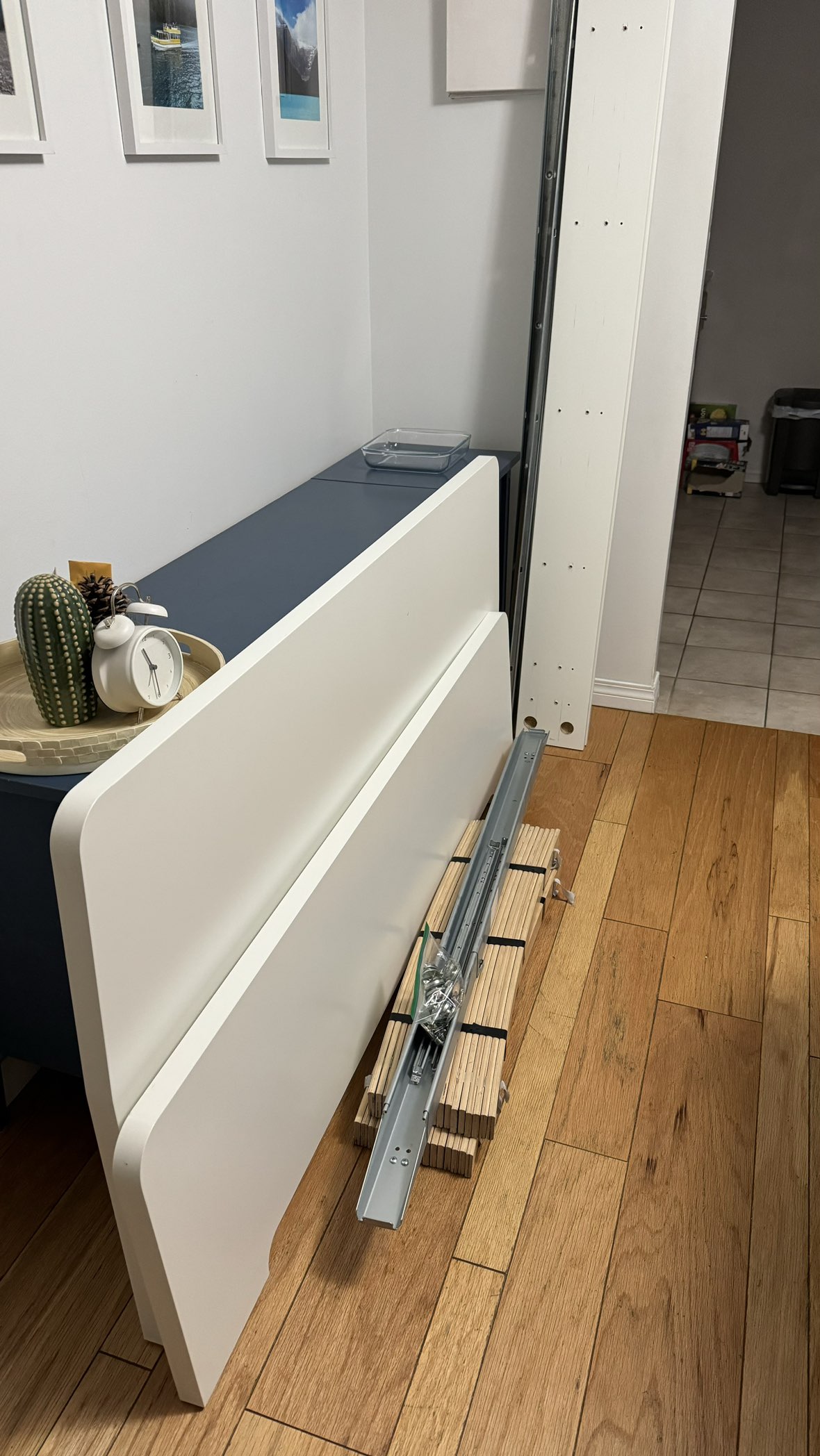 Queen bed frame  IKEA - photo 5
