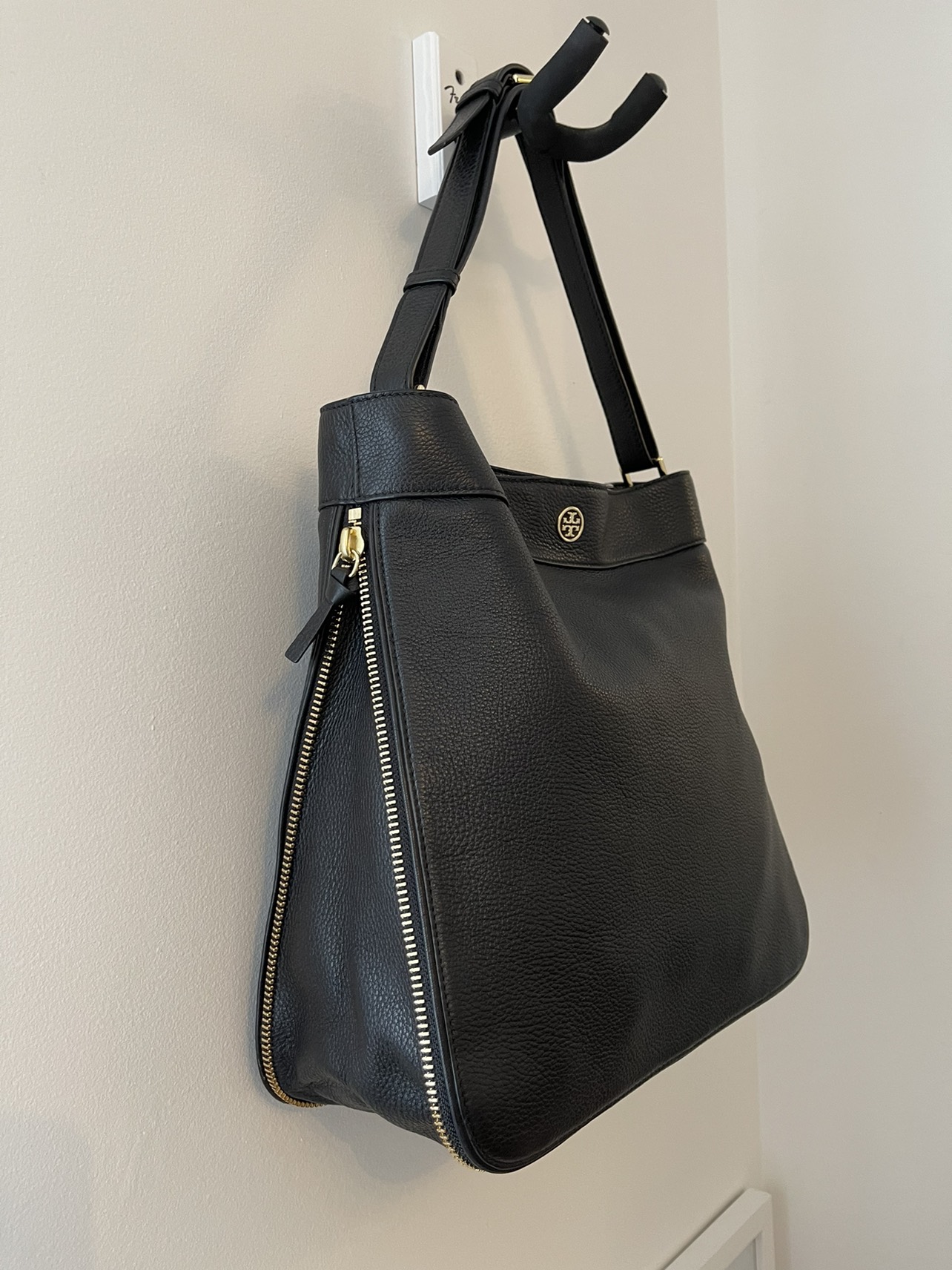 Tory Burch Robinson Tote Pebble Leather Black Bag - photo 4