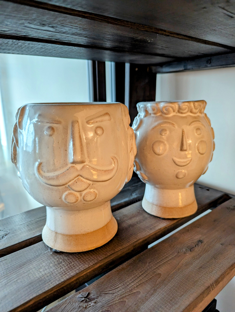 Ceramic statue planters