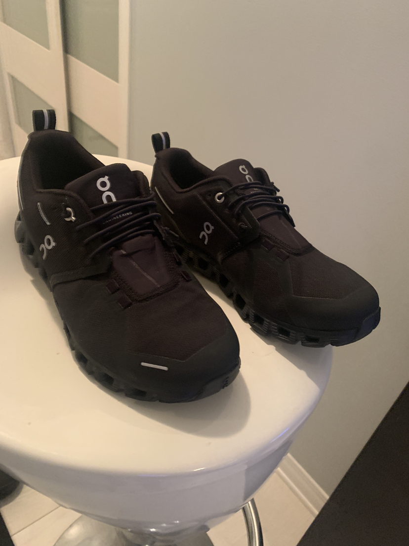 On Cloud 5 Waterproof women’s shoes, size 8.5 - photo 2