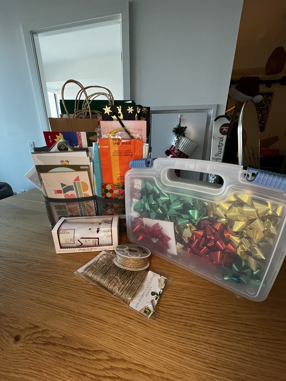 Wrapping Paper, bows, gift bags - misc designs image indicator(2)