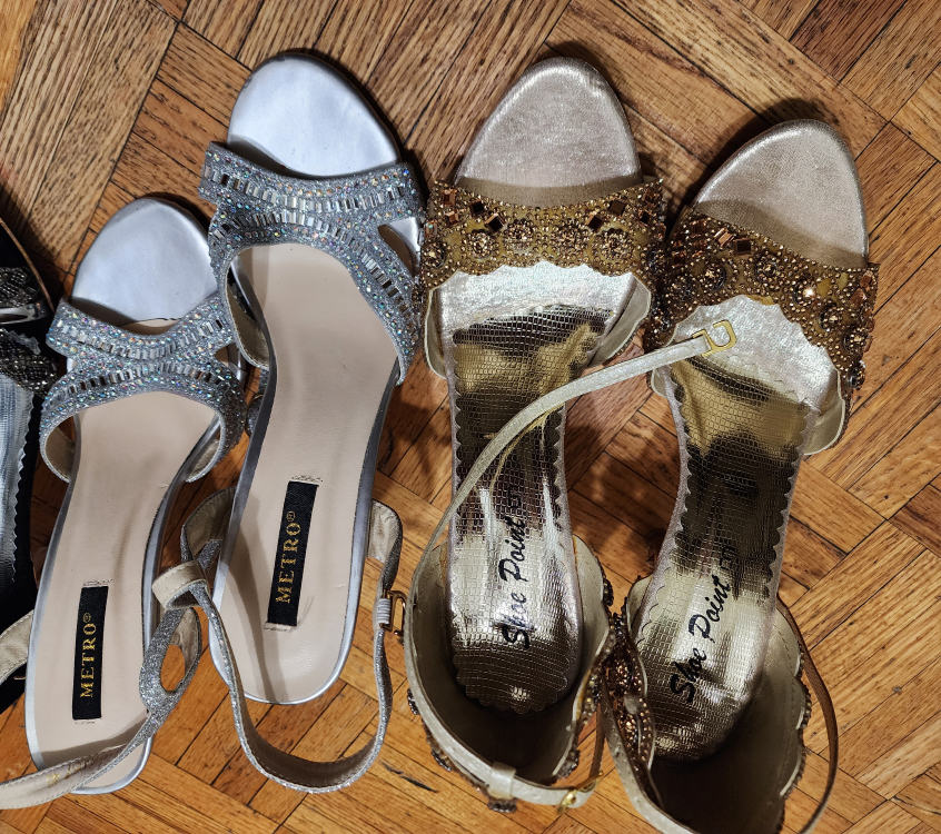 Sandals each for $20 image indicator(2)