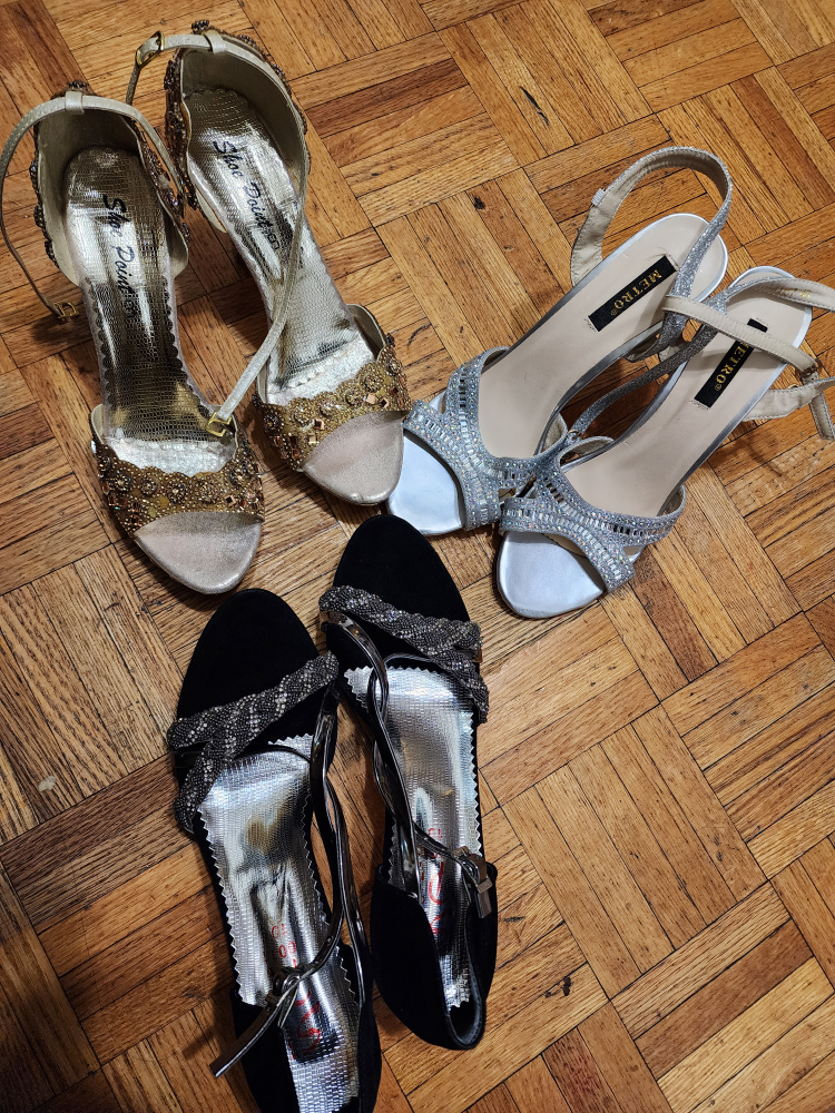 Sandals each for $20 image indicator(3)