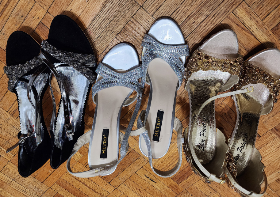 Sandals each for $20 image indicator(6)