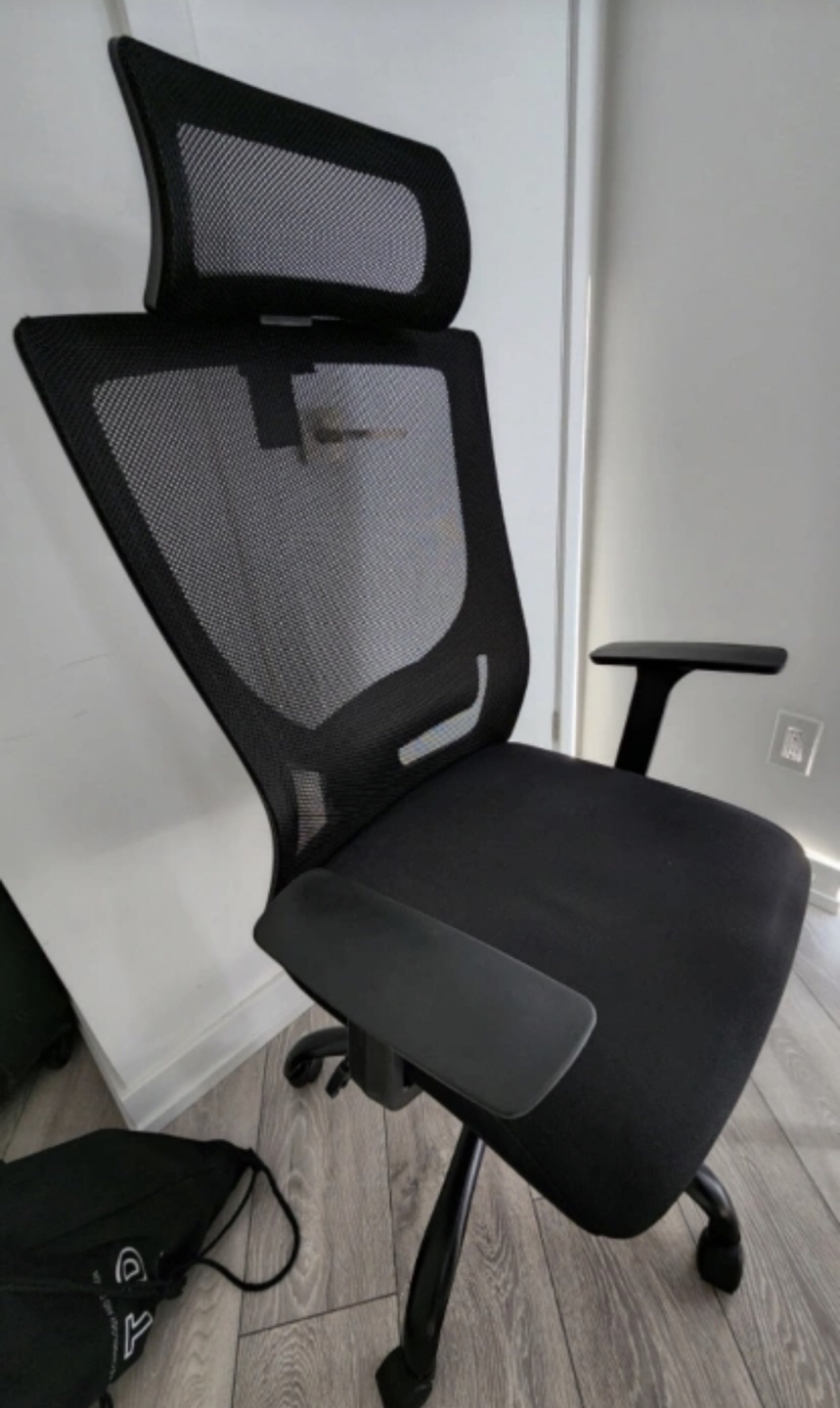 Office Chair barely used - Move out sale!