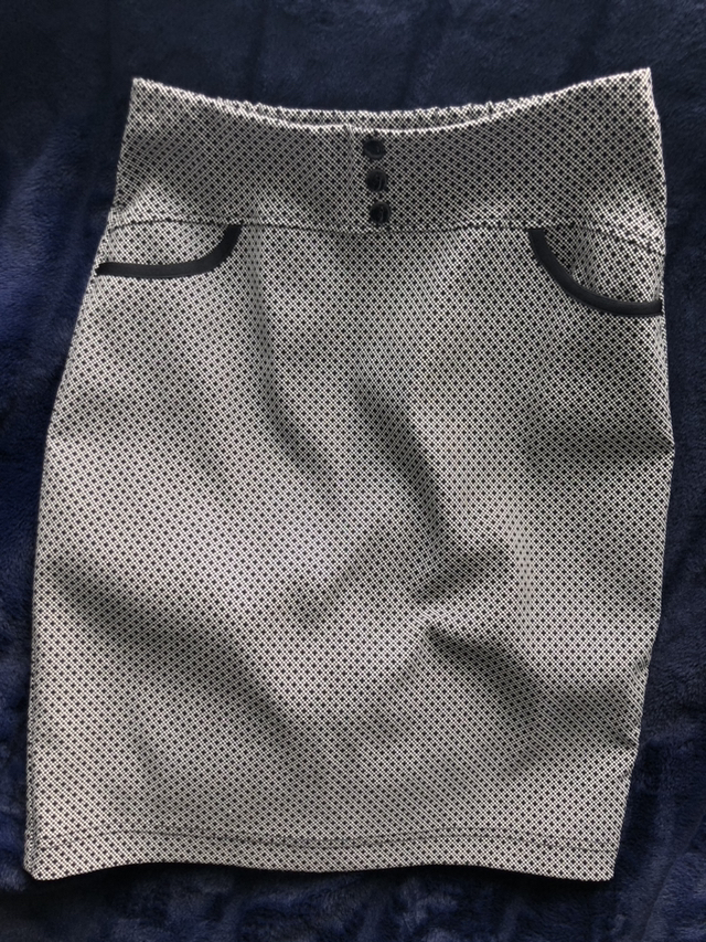 Stretchy body con skirt thumbnail