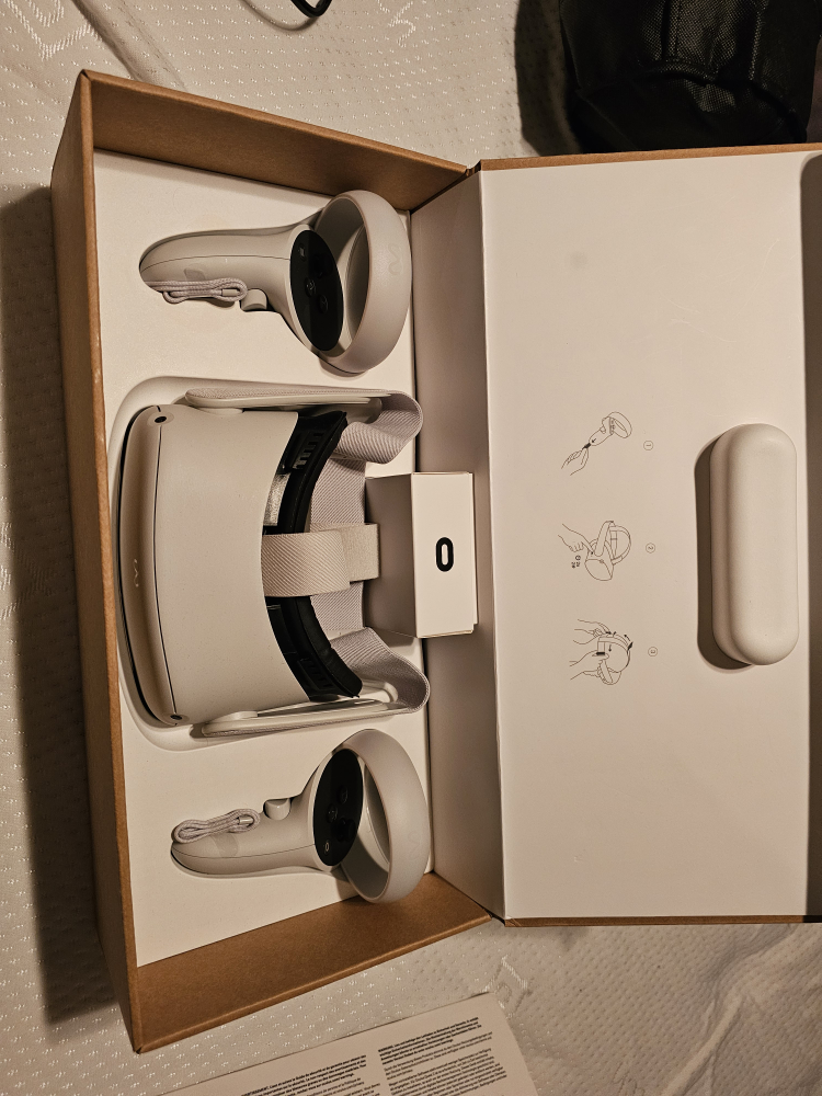 Meta Quest 2 128 gb with accessories