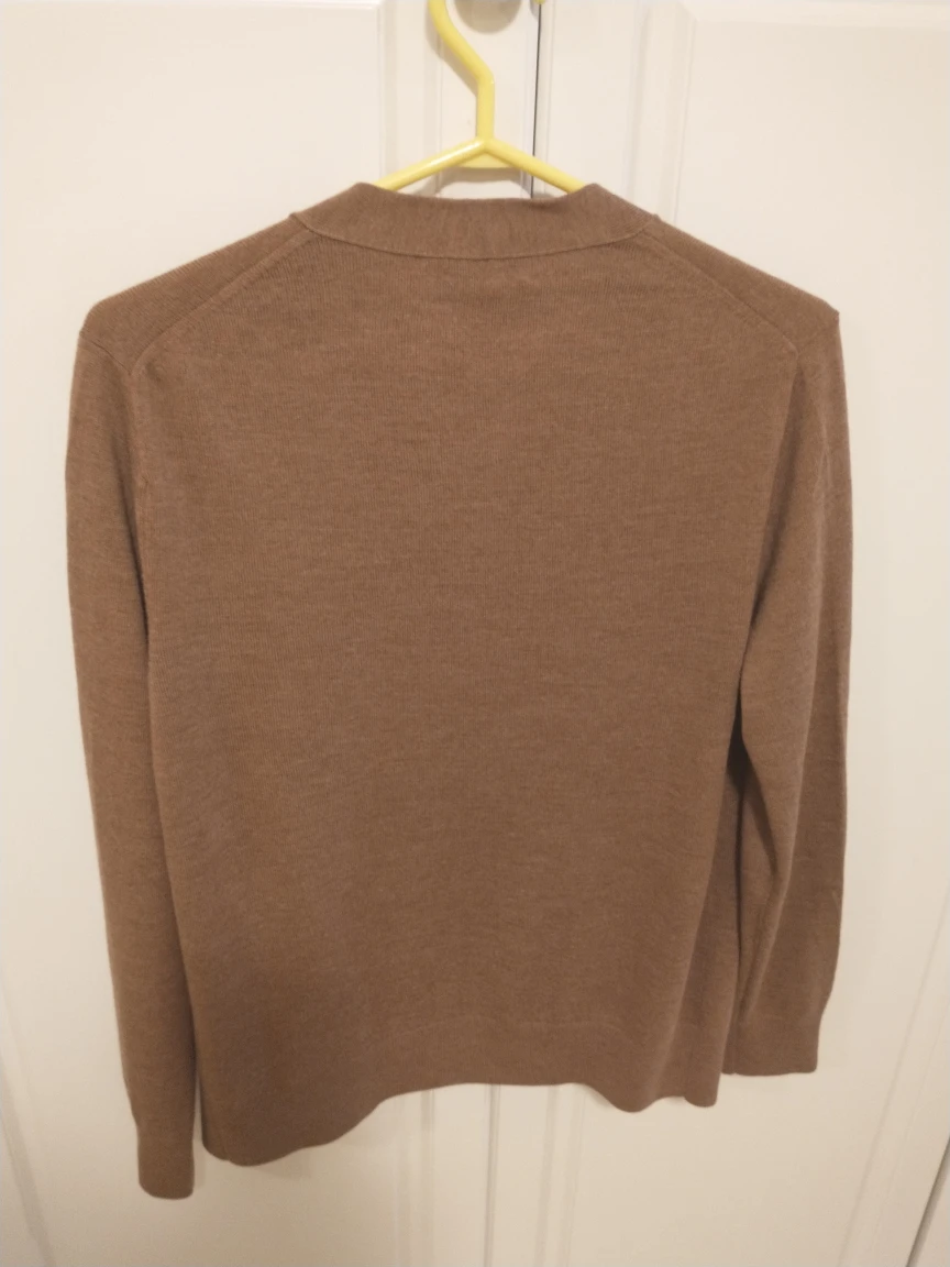 Club Monaco 100% wool ladies cardigan image indicator(2)