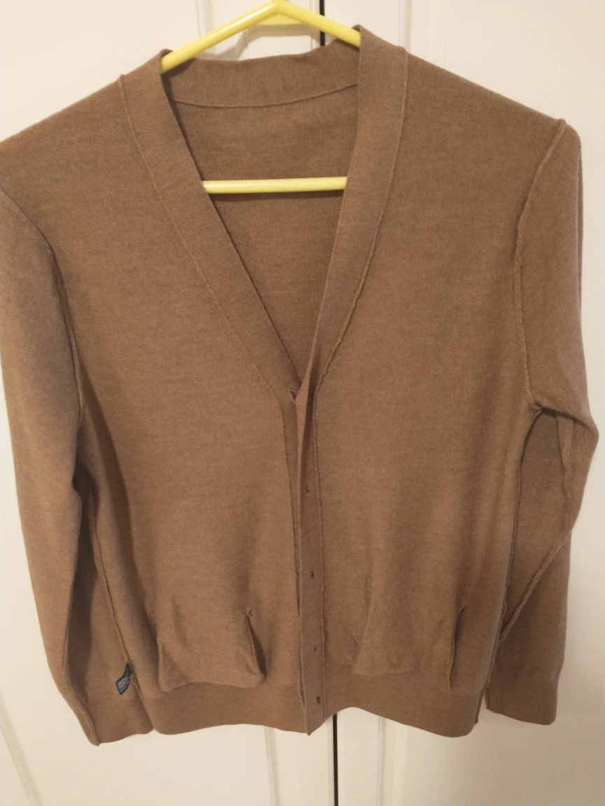 Club Monaco 100% wool ladies cardigan image indicator(4)