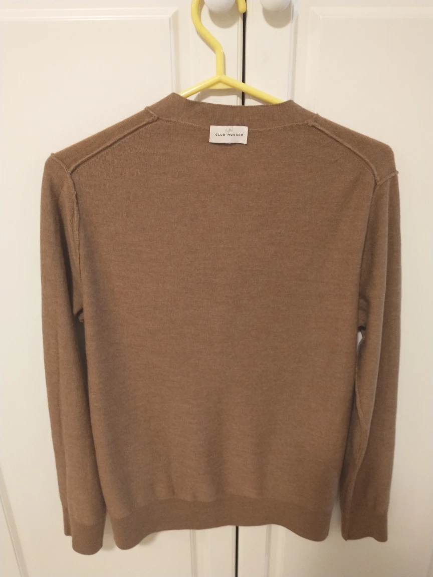 Club Monaco 100% wool ladies cardigan image indicator(5)