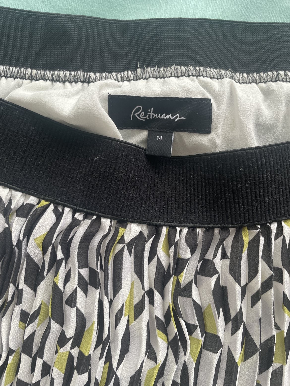 Woman’s skirt - photo 2