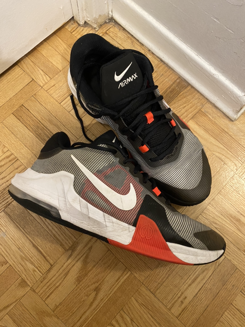 NIKE AIR MAX SIZE 11.5