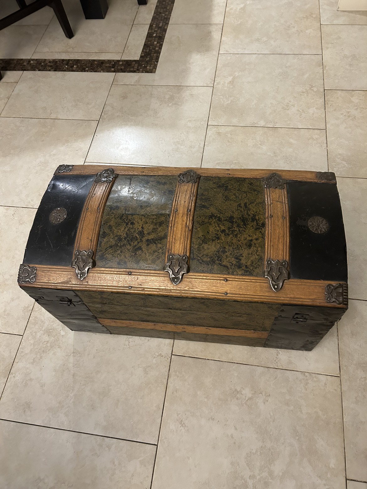 1873 Travelling Storage Chest vintage antique made in England image indicator(2)