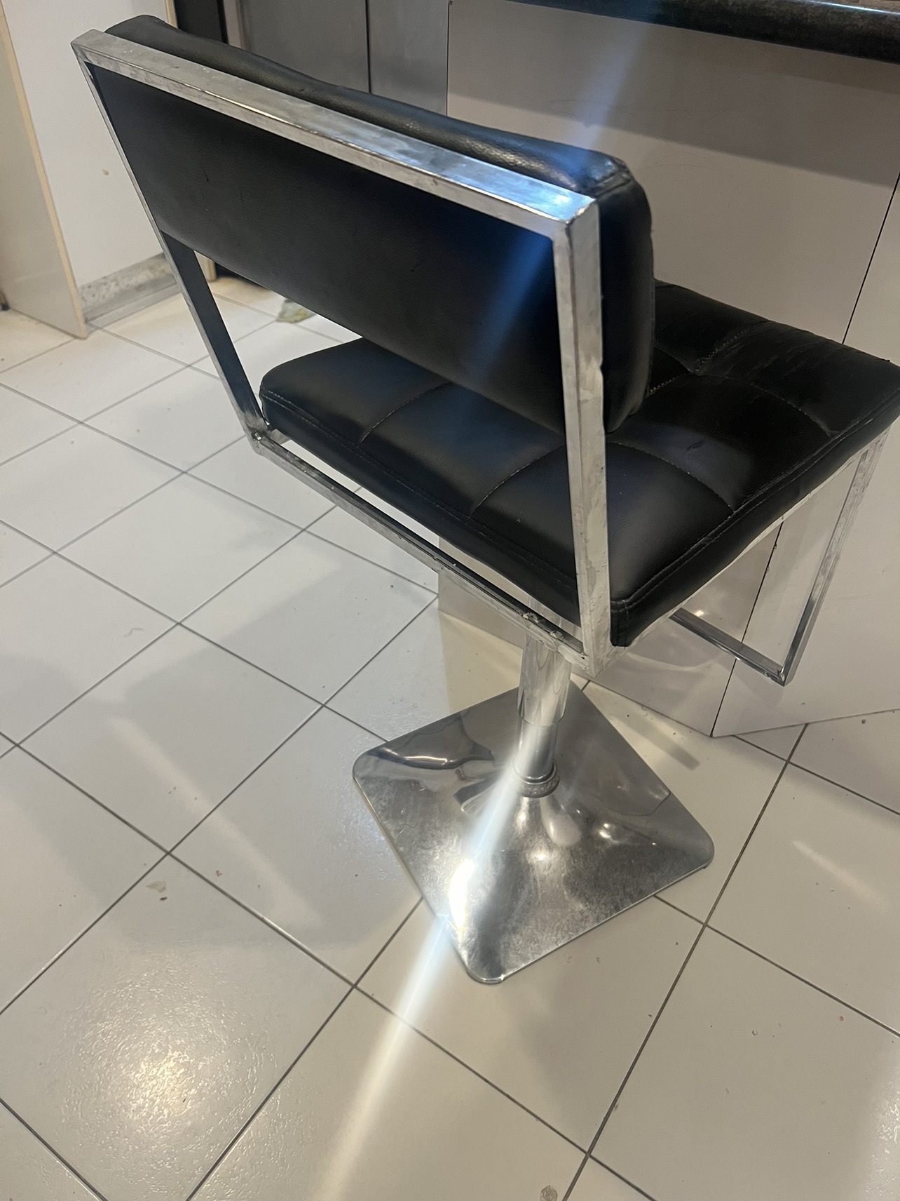 bar stool - photo 2