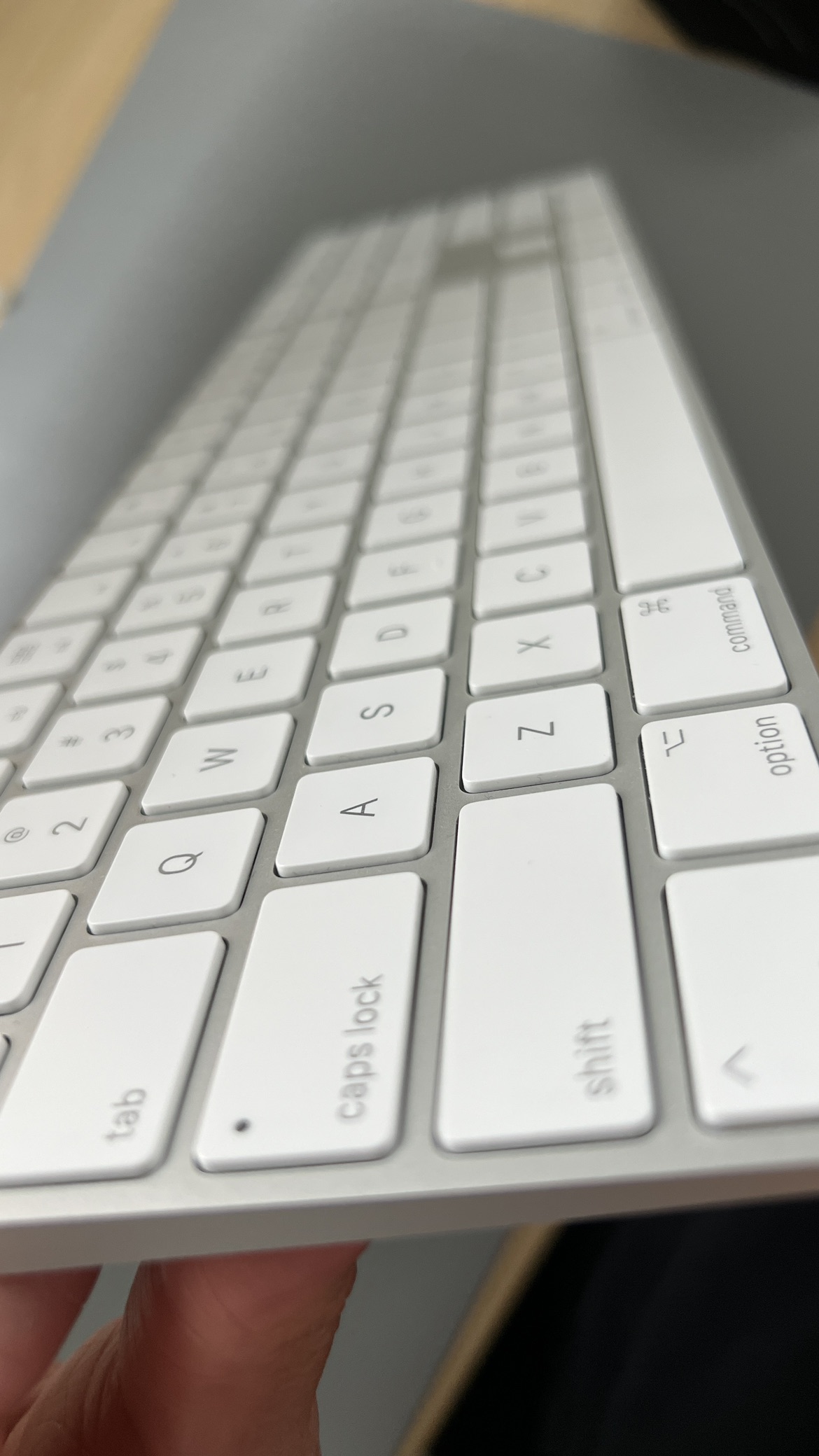 Full apple keyboard with numeric keypad. LIKE NEW. image indicator(2)