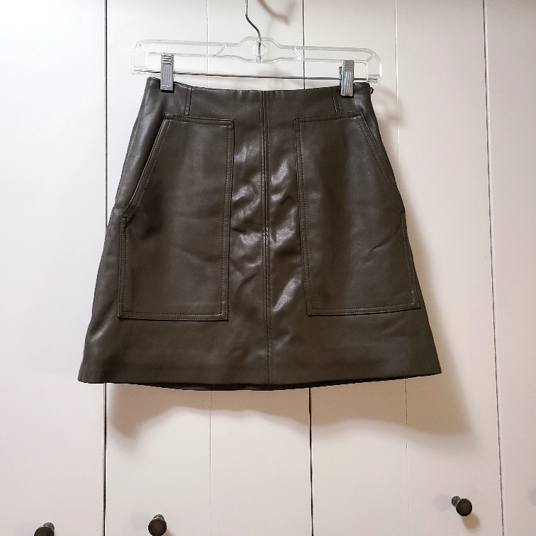 Women’s not real leather H&M skirt