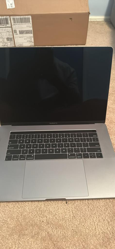 MacBook Pro - photo 2