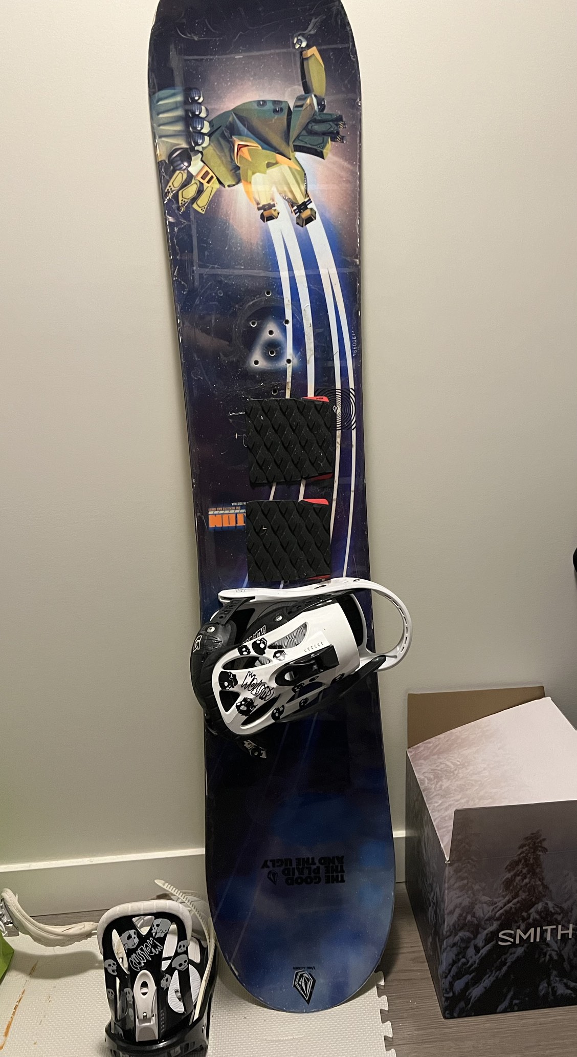Burton snowboard w Burton bindings thumbnail