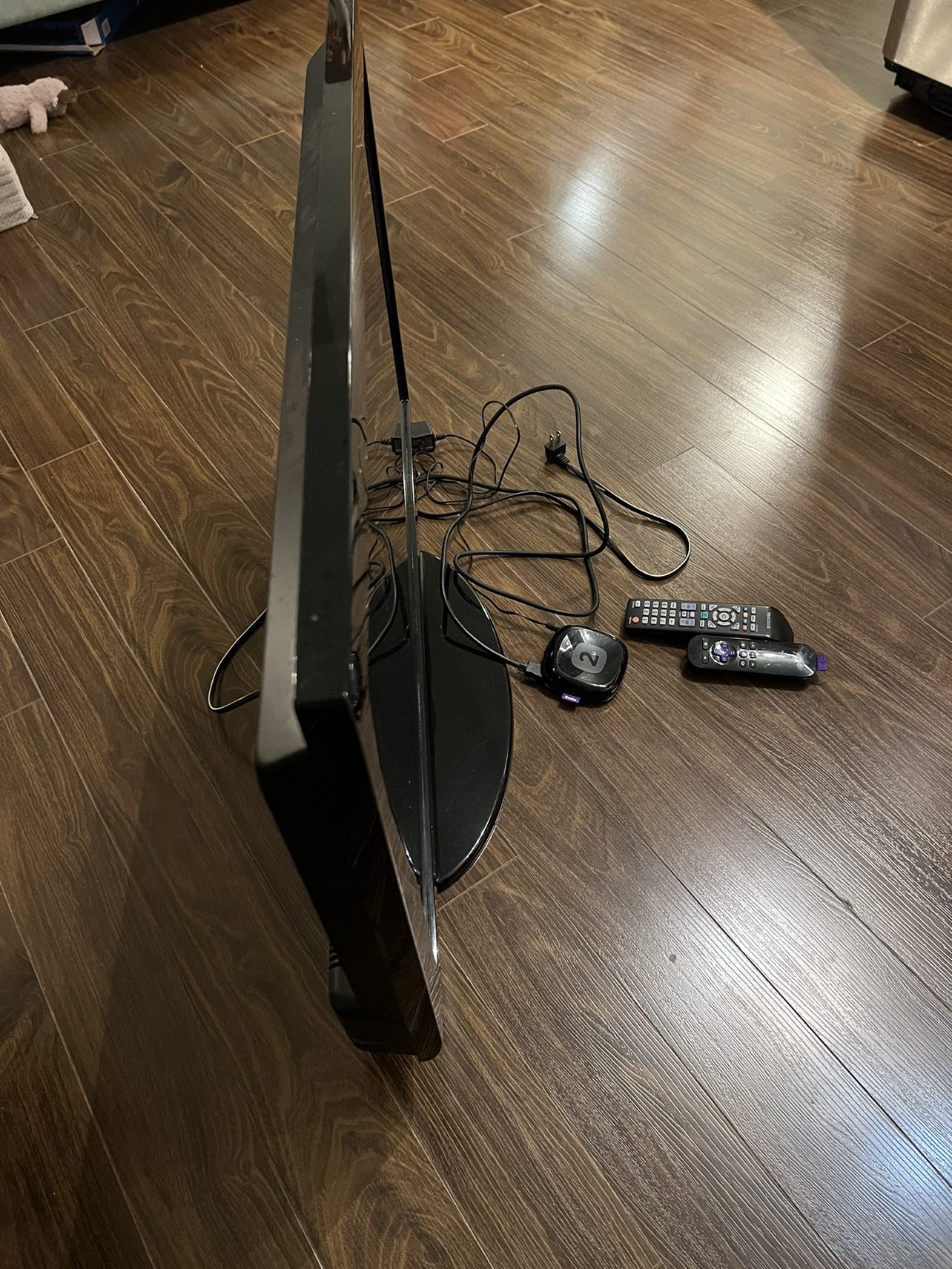 Samsung TV, 37” image indicator(2)