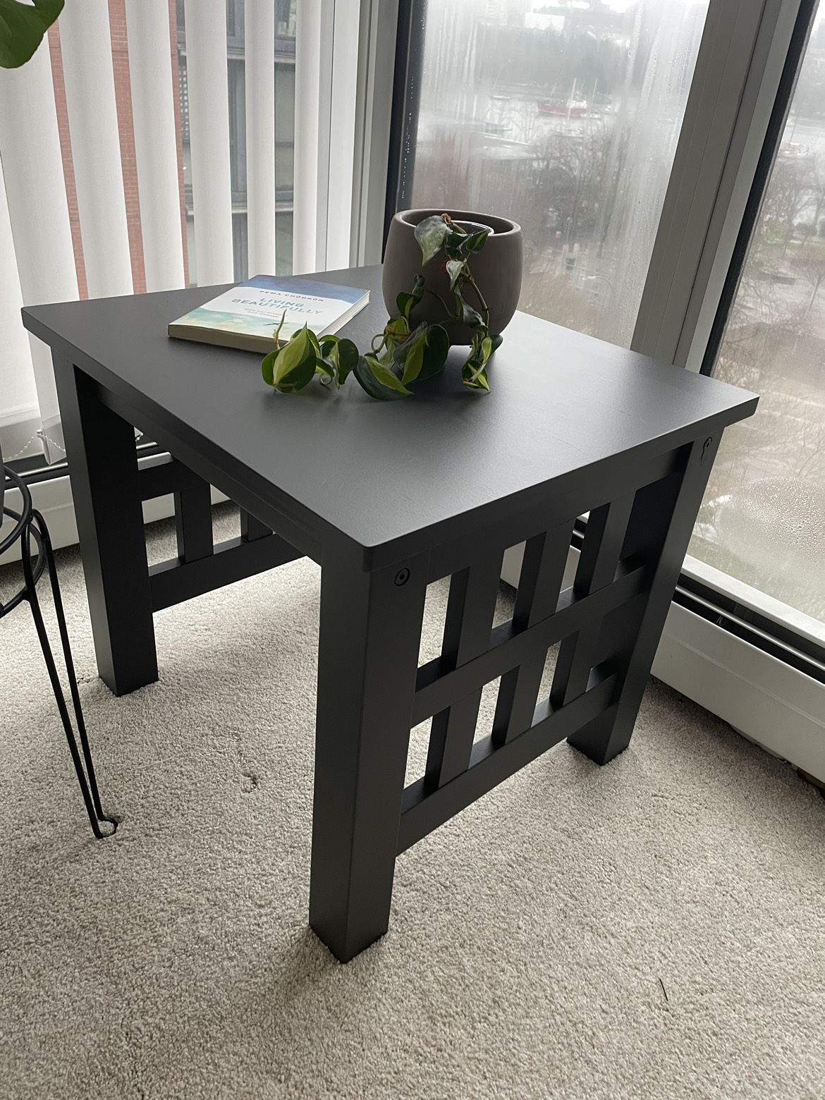 Cute Modern Side Table - photo 2