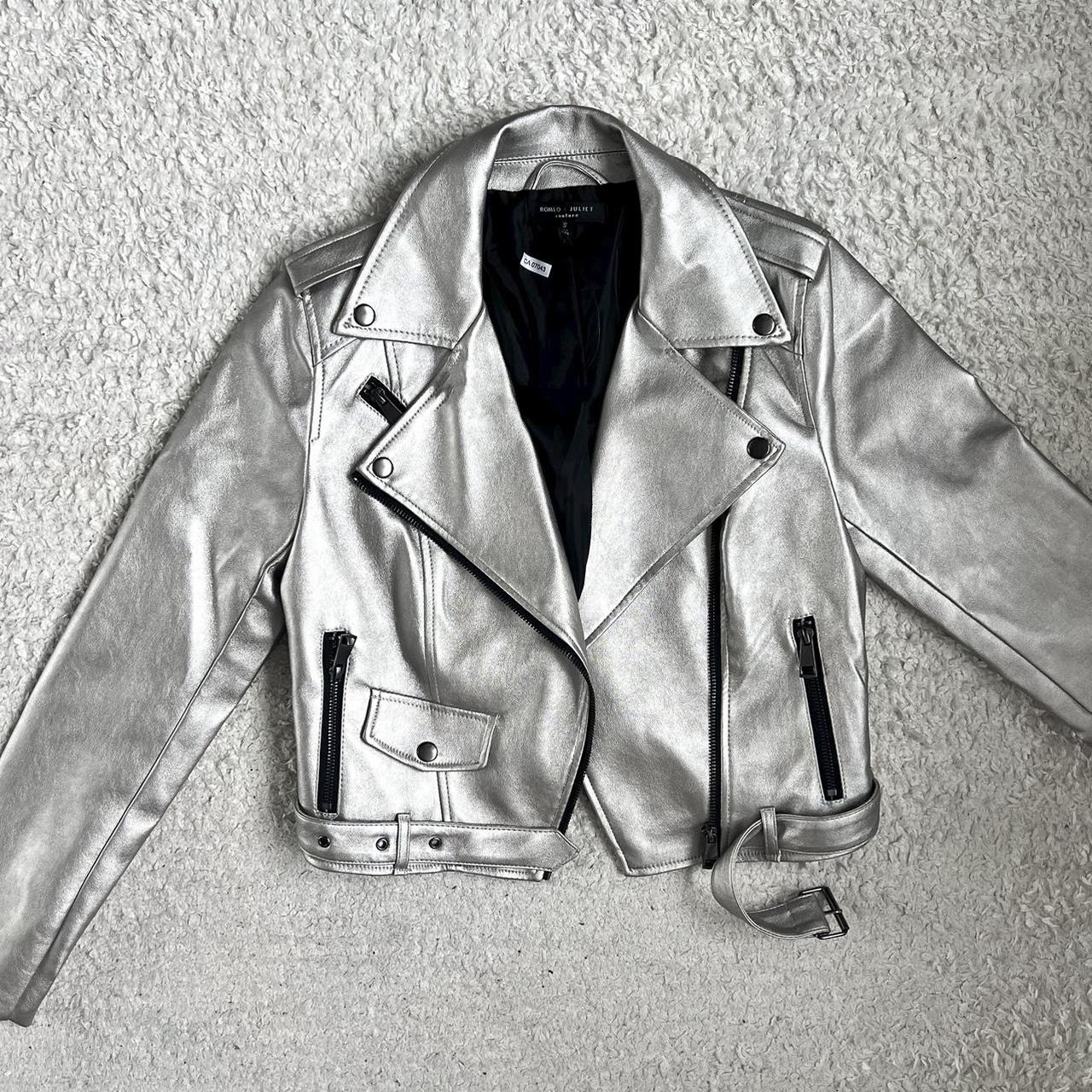 Romeo + Juliet cropped silver faux leather jacket - size small