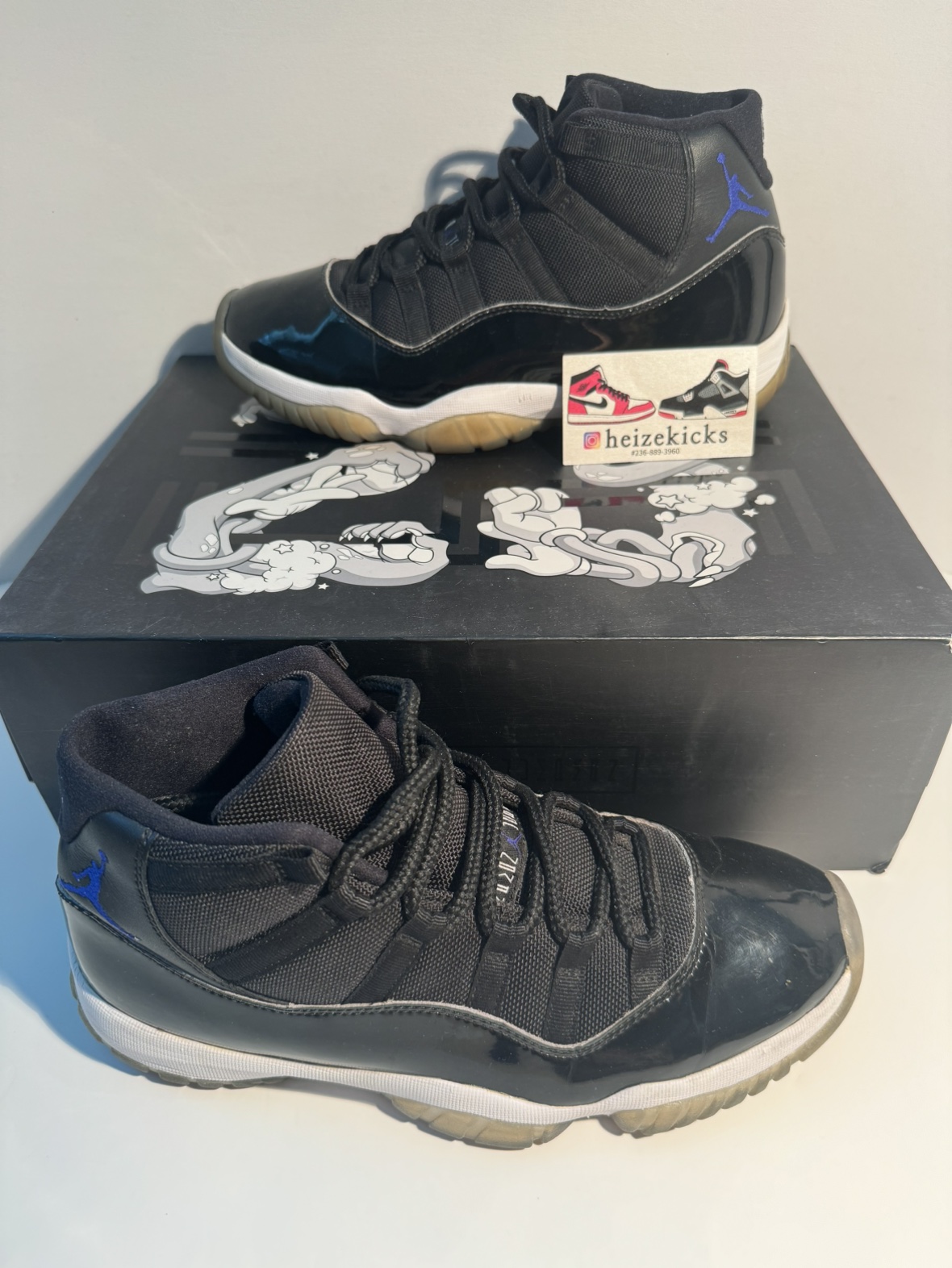 Air Jordan 11 Space Jam image indicator(2)