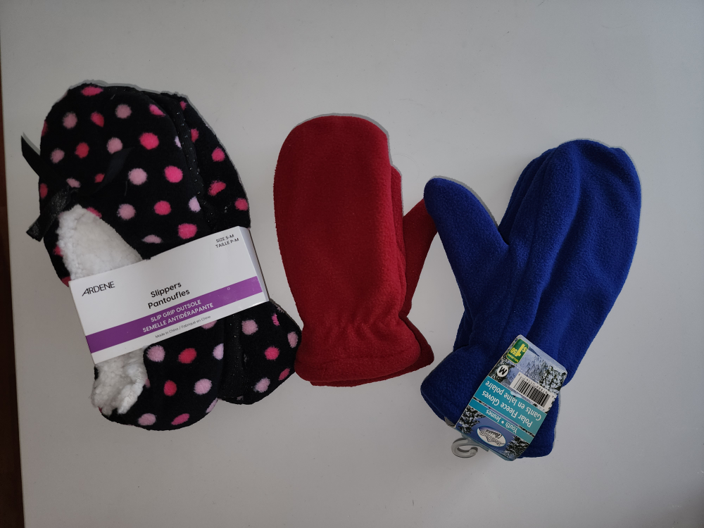 Slipper & Mittens Lot thumbnail