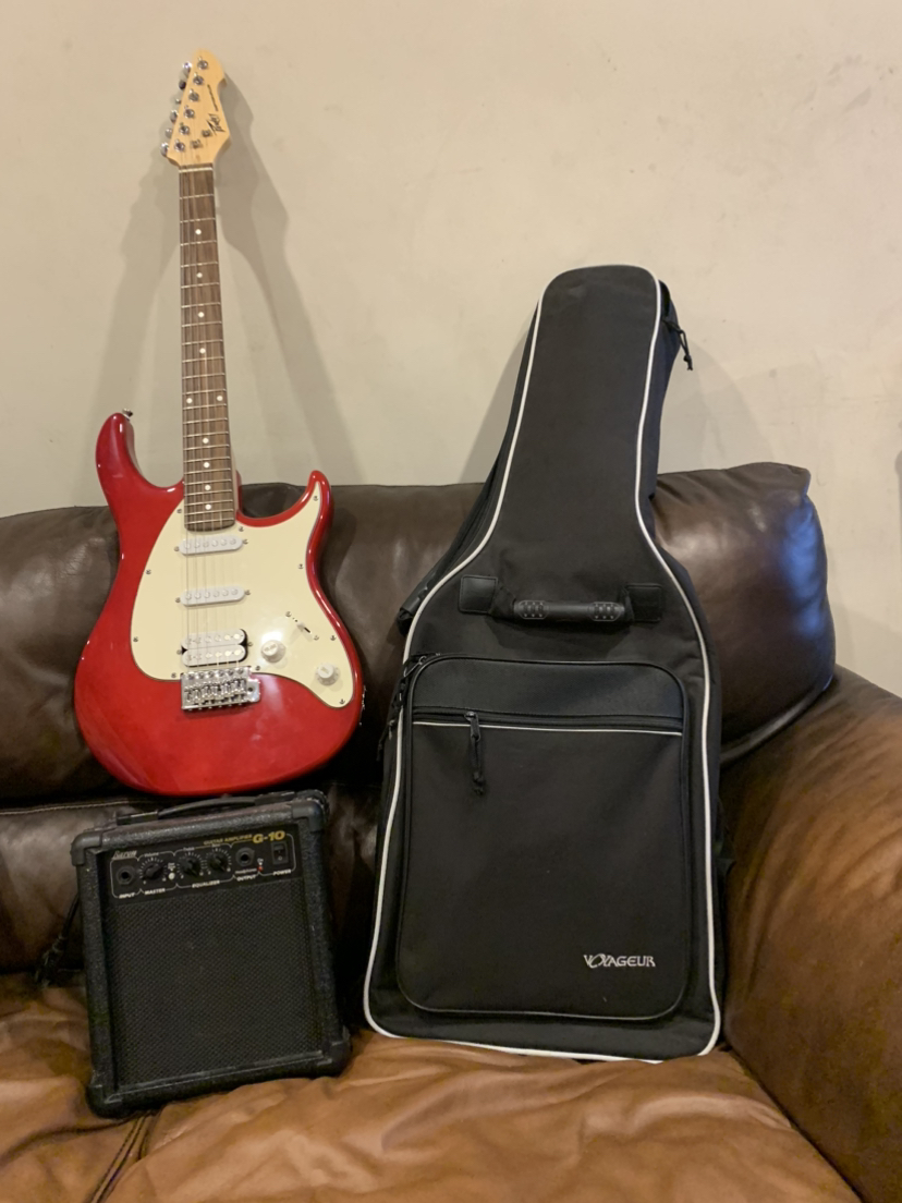 Peavey guitar and amplifier $225 image indicator(4)