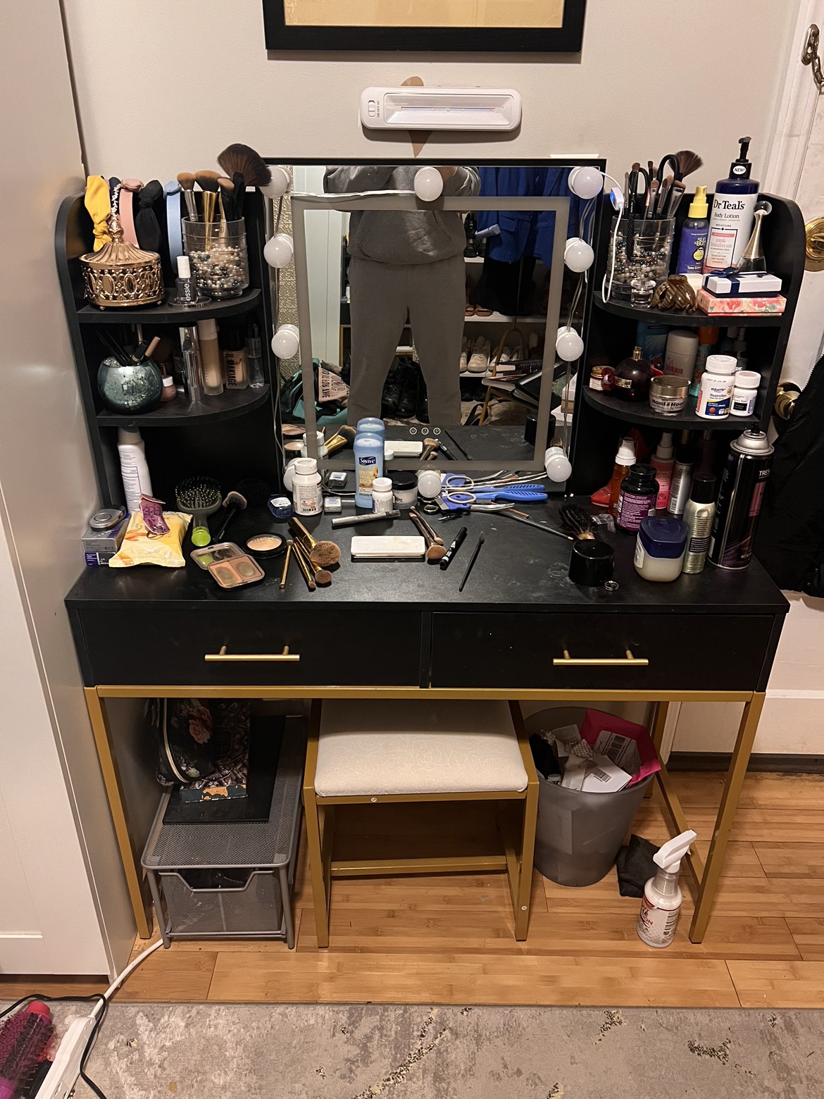 Black and gold Vanity with LED lighted mirror - photo 4