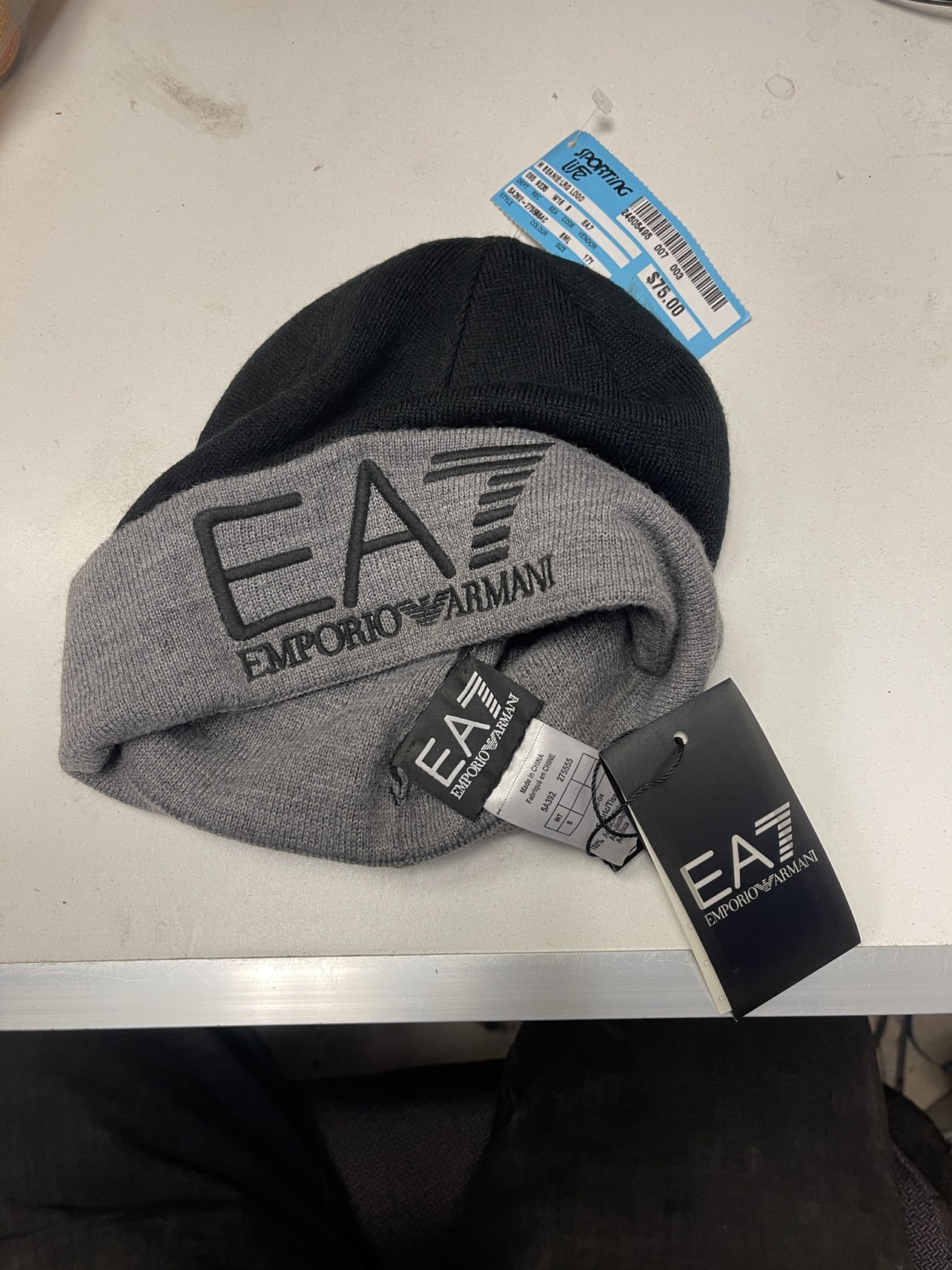 genuine Emporio Armani EA7 beanie brand new with tags - photo 2