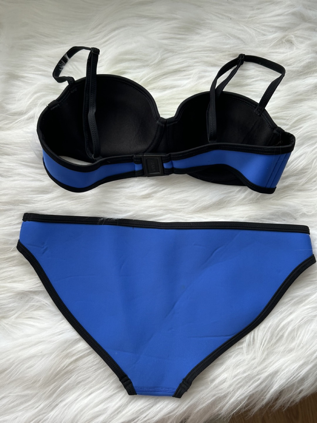 Triangl Bathing Suit image indicator(2)