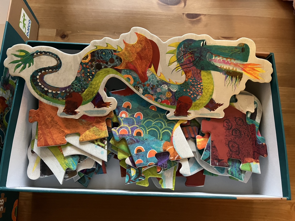 Djeco Leon the Dragon Giant floor puzzle image indicator(2)